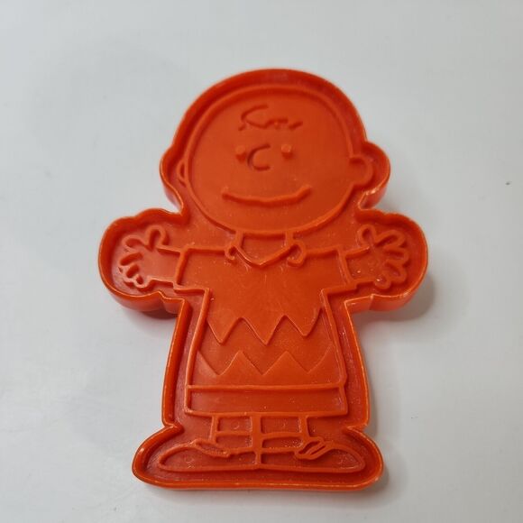 Vintage Hallmark Cookie Cutters Lot 2 Charlie Brown, Angry Halloween cat face - Picture 5 of 6